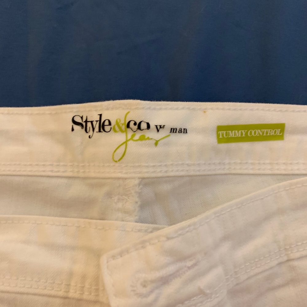 White crop jeans